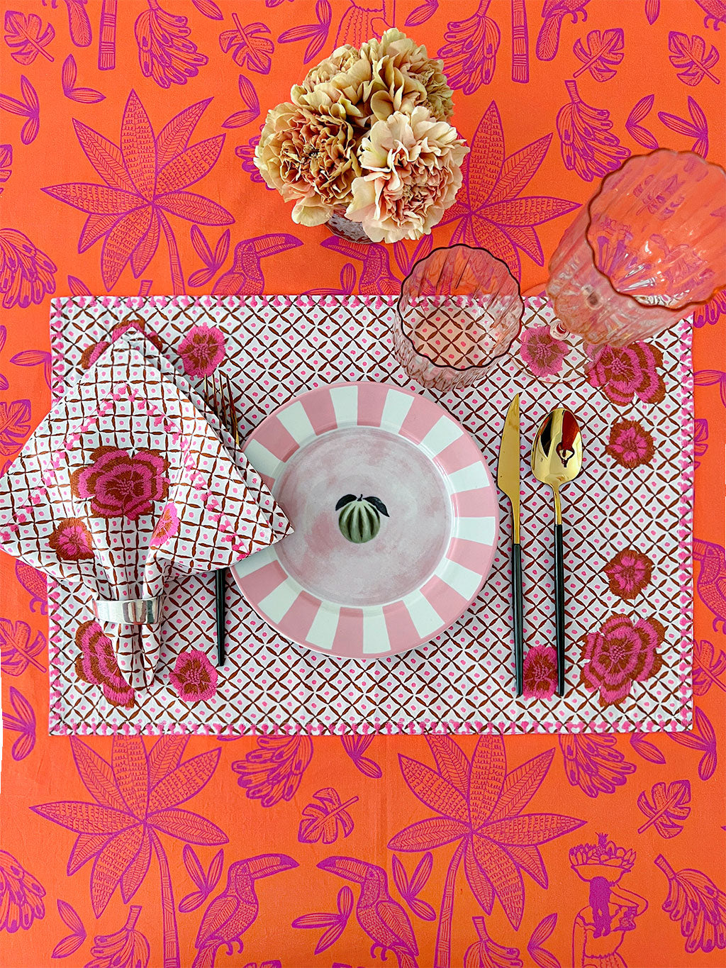Elegant dining table featuring the Colombia ruffle linen tablecloth
