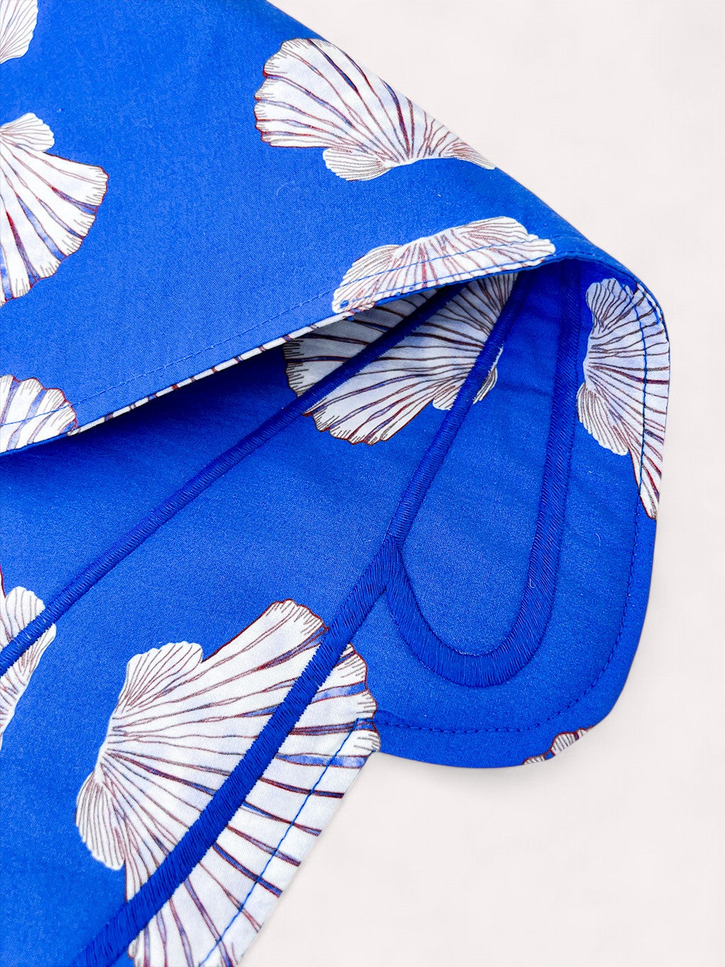 Placemat Shells on Blue