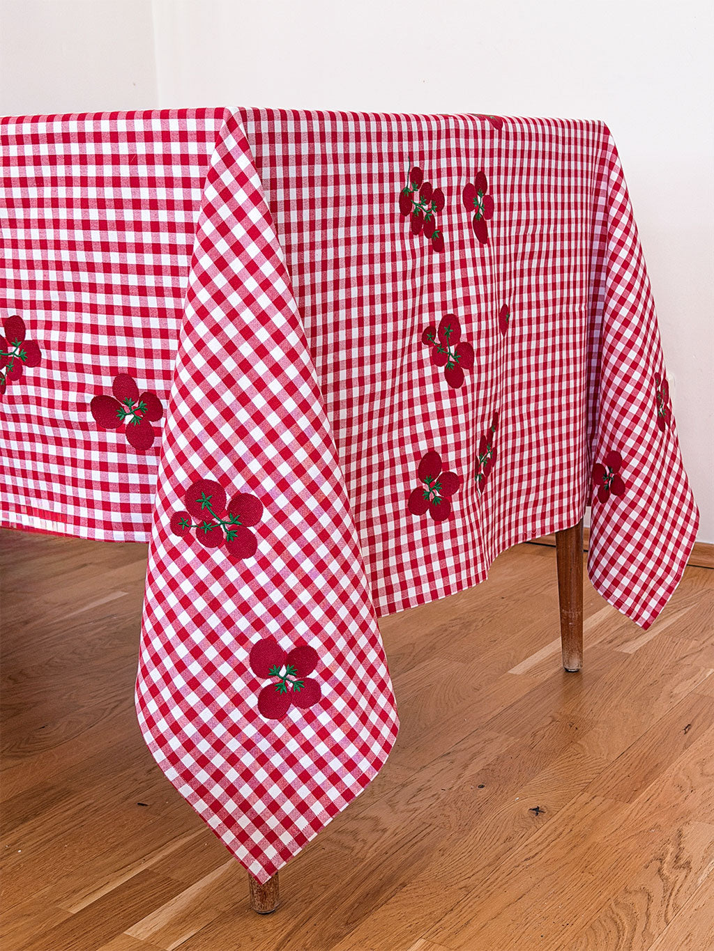 Durable and luxurious organic cotton tablecloth designed to be passed down as a timeless family treasure.